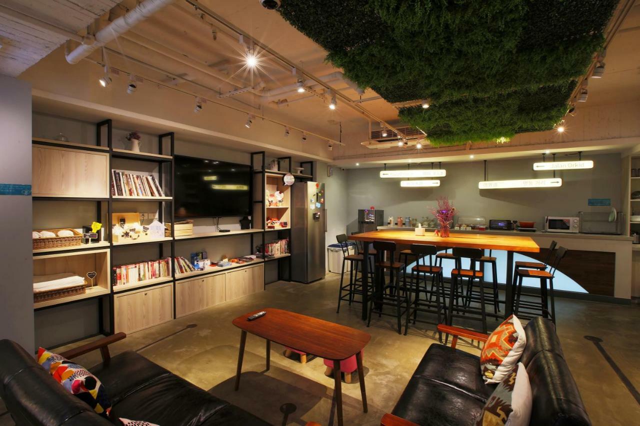 Loosha Hostel Taichung Eksteriør billede