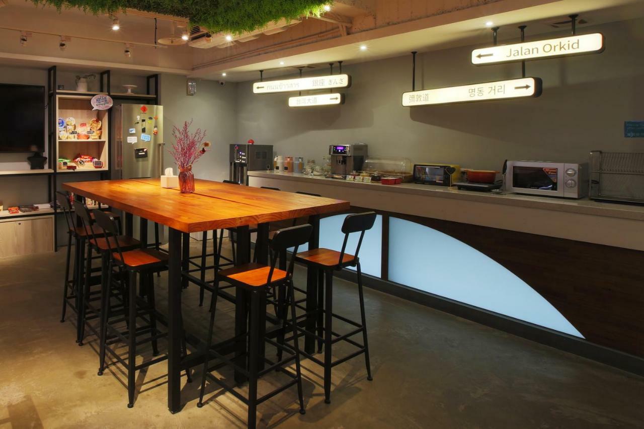 Loosha Hostel Taichung Eksteriør billede